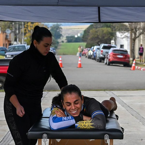 Equipo de kinesiología en evento deportivo